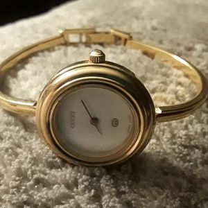 Vintage gold plated Gucci ladies watch